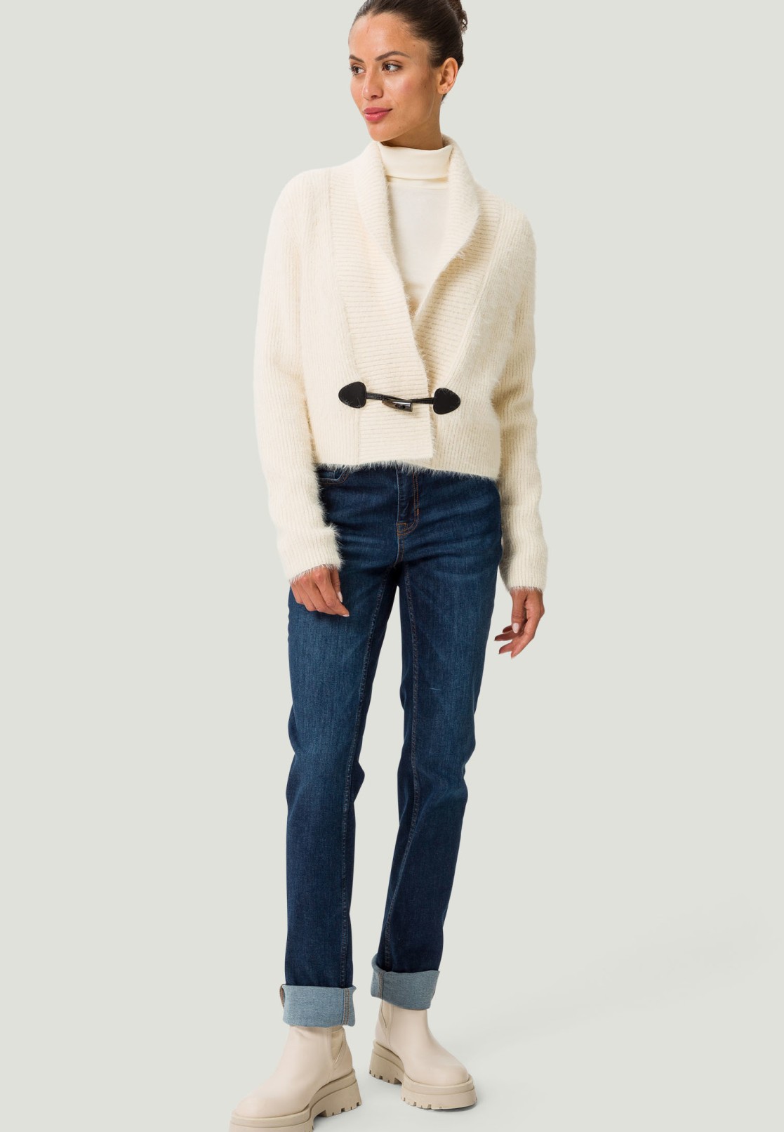 Strickjacke mit Knebelknopf