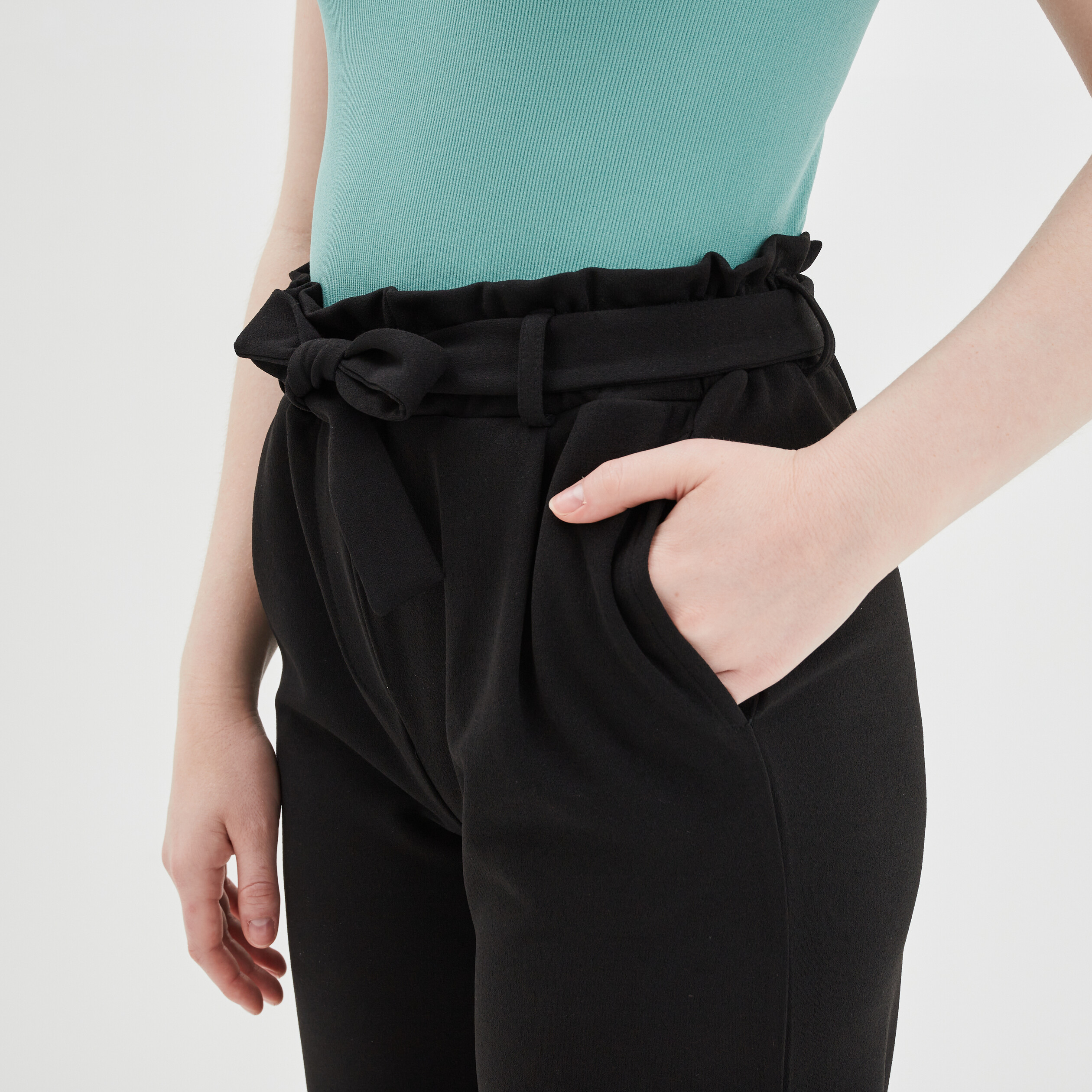 Pantalon city paperbag ceinturé noir femme | La Halle