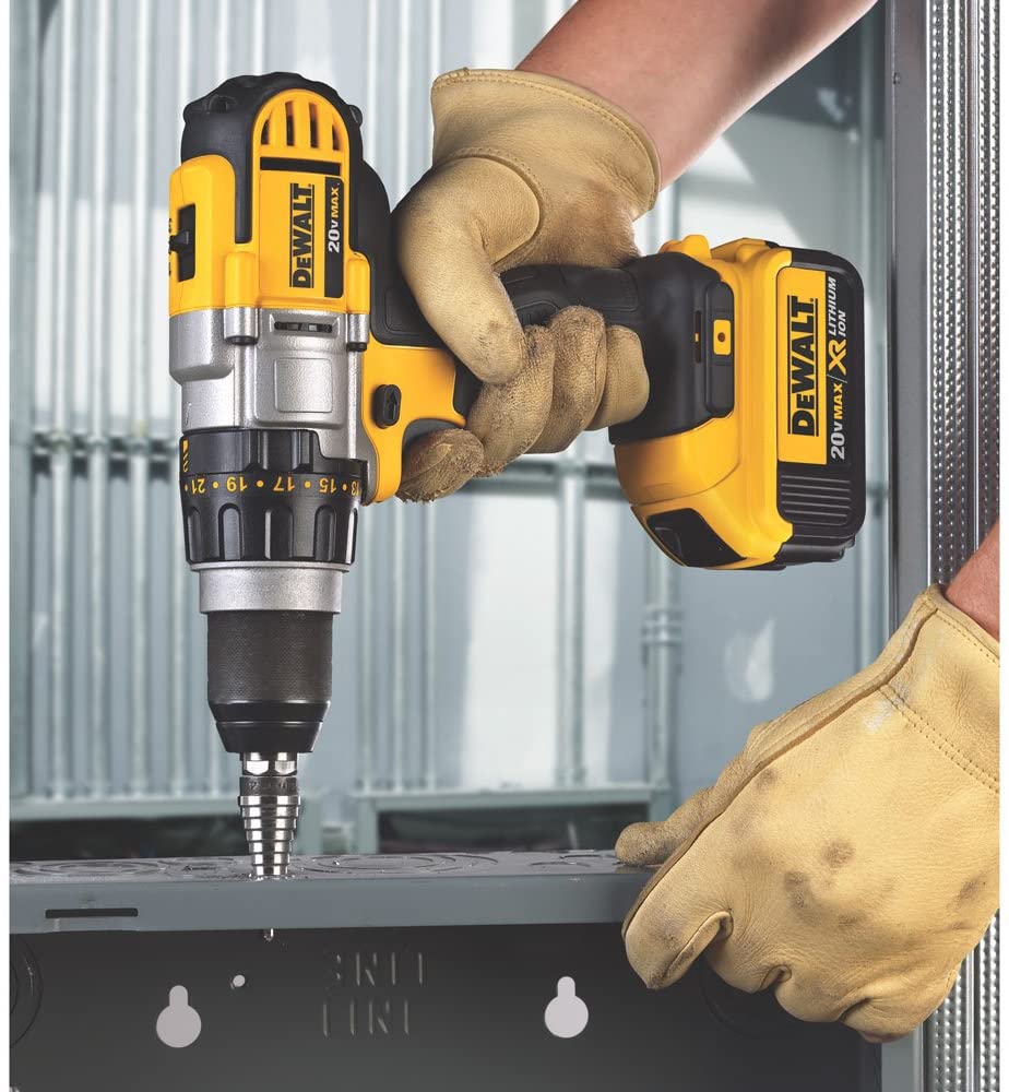 Furadeira/Parafusadeira DEWALT 20V MAX de 3 Velocidades, Kit Premium 4.0 AH (DCD980M2)