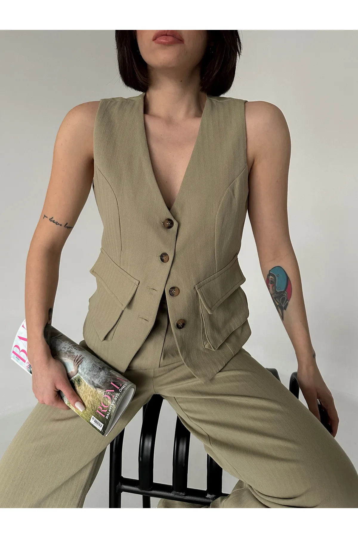 Laluvia  Khakifarbenes Set aus Weste und Hose aus Gabardine, 100 % Baumwolle, mit Taschendetail