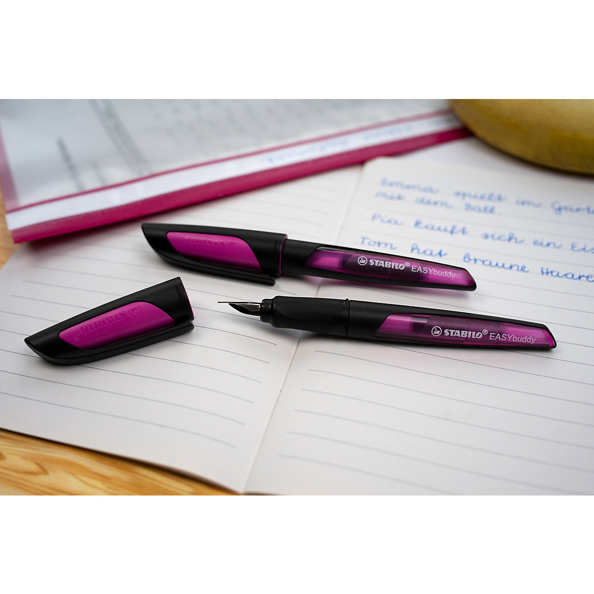 Schulfüller EASYbuddy L-Feder Linkshänder schwarz/magenta, inkl. Patrone