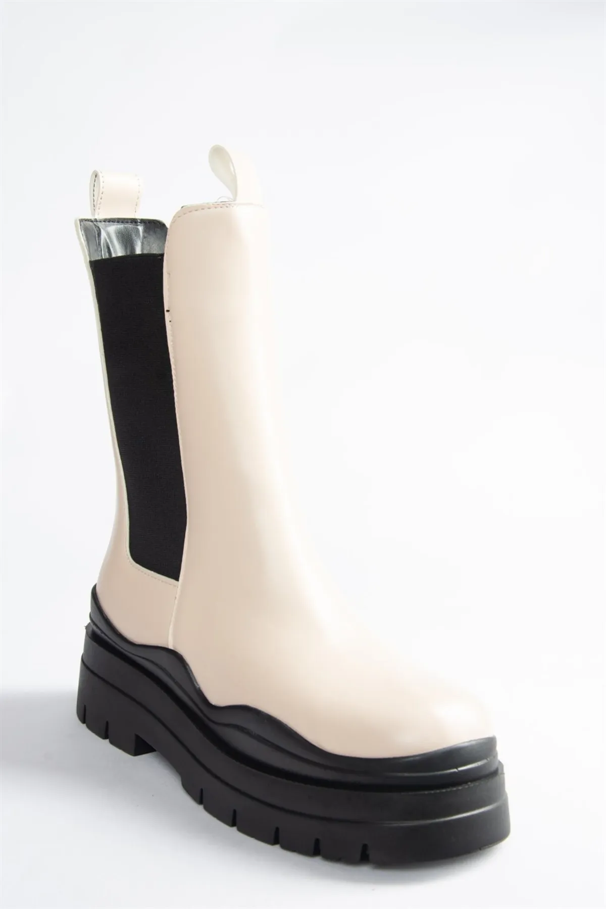 Fox Shoes  Beigefarbene Daily-Damenstiefel mit dicker Sohle N280420009