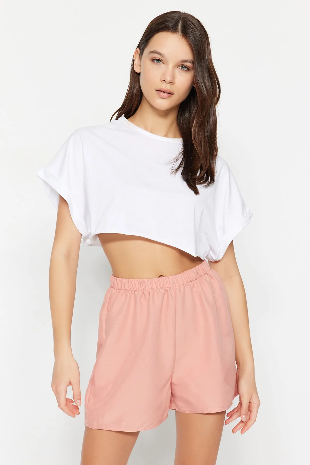 Trendyol Collection  Puder- Mehrfarbige Shorts aus Viskosegewebe im 2er-Pack THMSS23SR00020