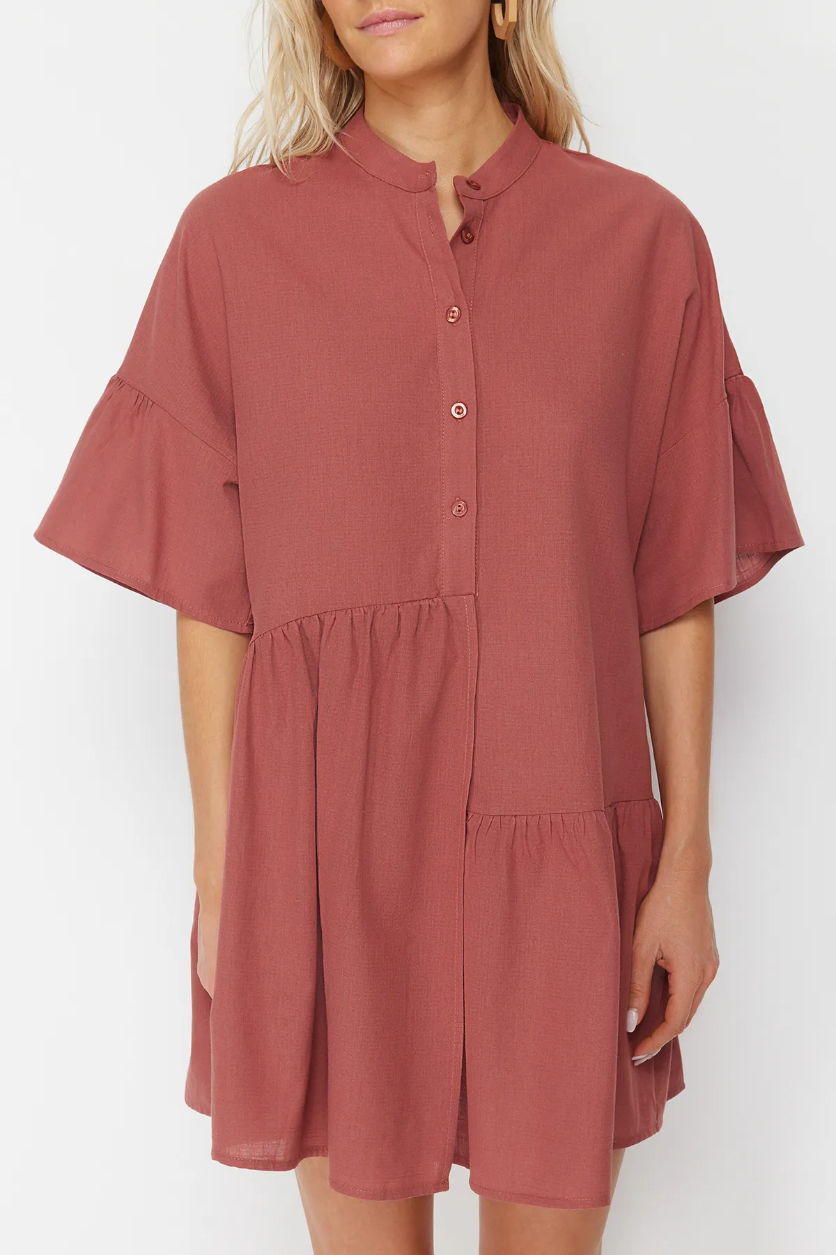 Trendyol Collection  Tile Wide Fit Mini-Strandkleid mit gewebtem Volant aus 100 % Baumwolle TBESS20EL0873