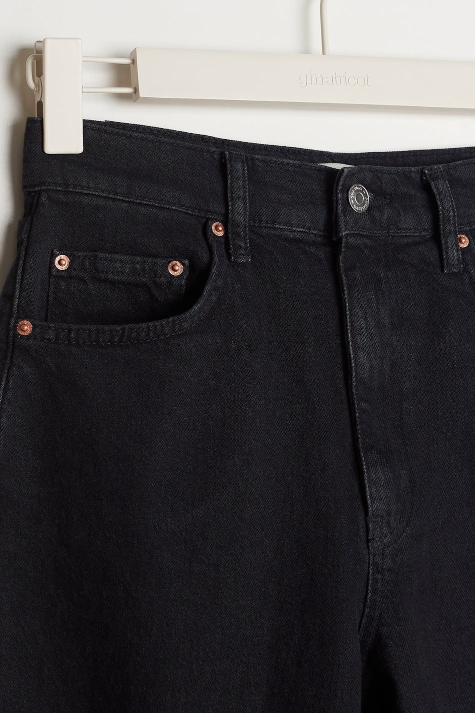 Comfy straight jeans