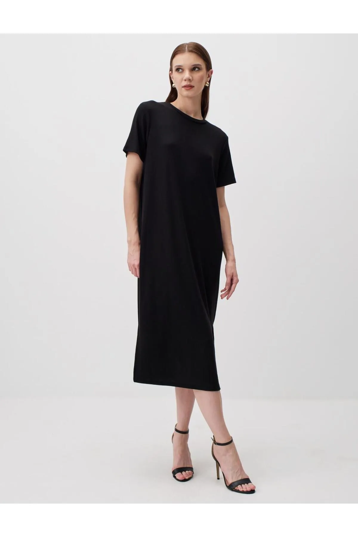 Jimmy Key  Schwarzes, gerade geschnittenes, kurzärmliges Strickkleid mit Rundhalsausschnitt