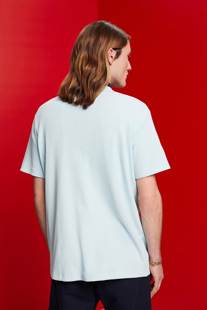 Geripptes T-Shirt