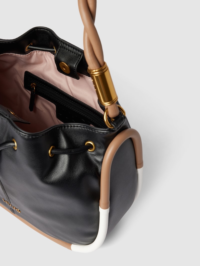 Bucket Bag mit Label-Applikation Modell 'AIENA' in schwarz