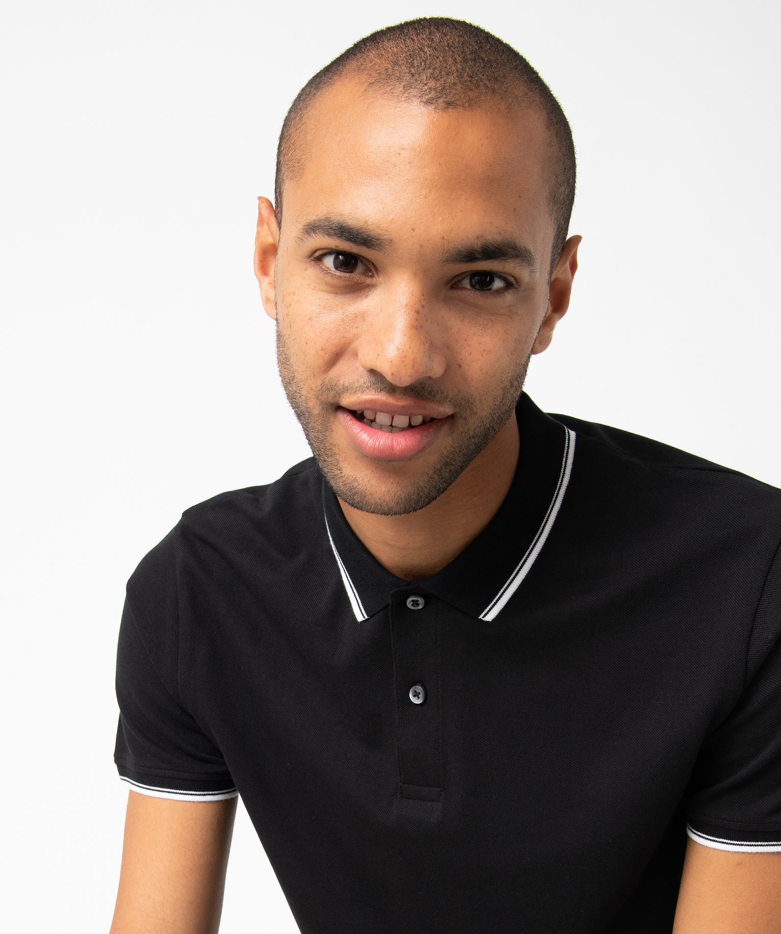 Polo homme à manches courtes et finitions contrastantes noir | GEMO