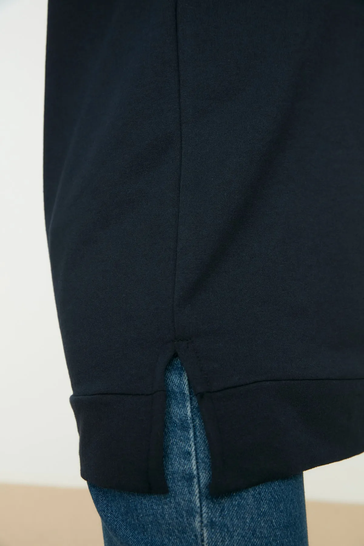 Trendyol Modest  Marineblau-Ecru 2er-Pack Basic-Strick-Sweatshirt mit Rundhalsausschnitt TCTAW22TW0152
