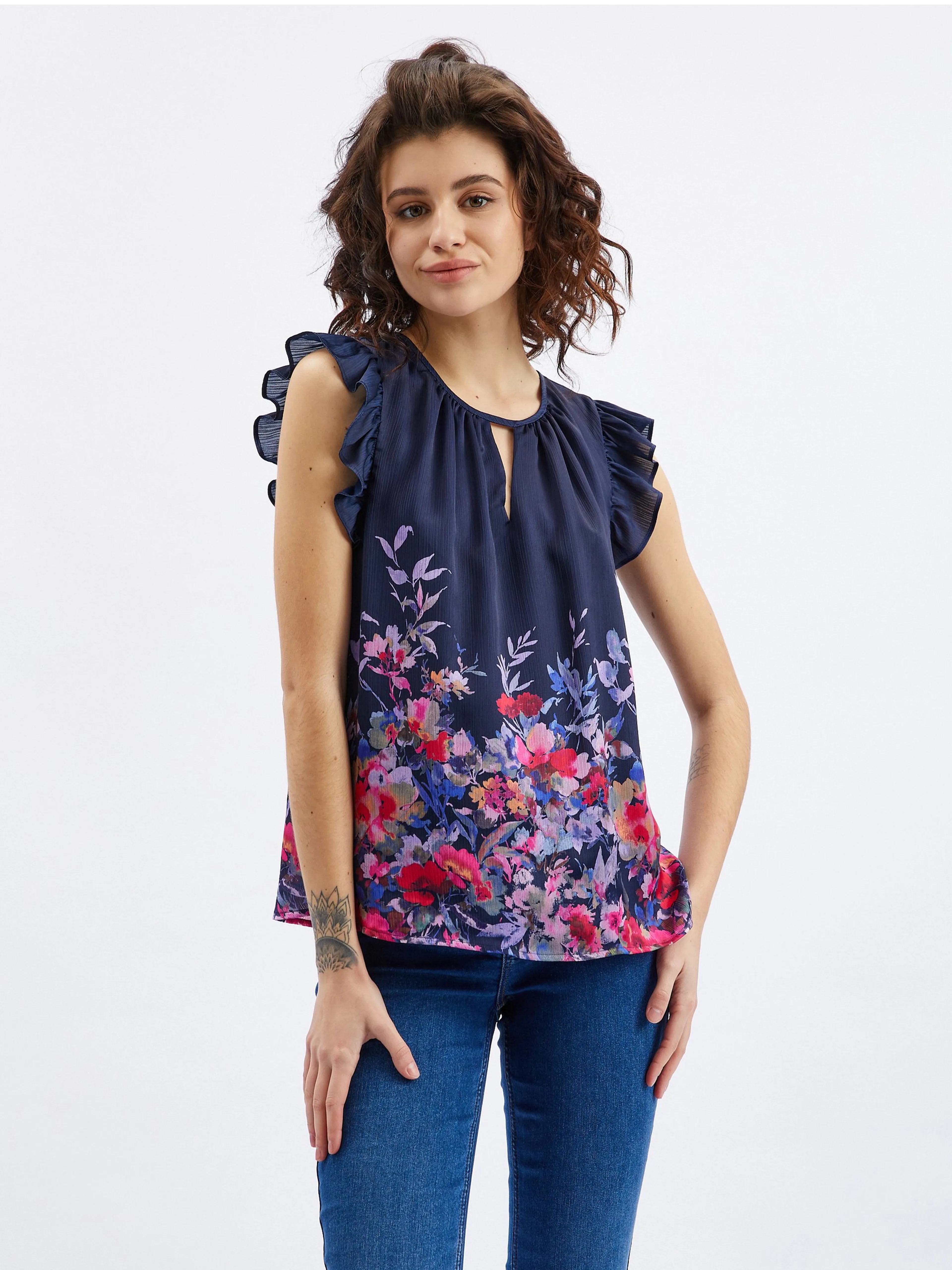 Dunkelblaue Damenbluse mit Blumenmuster und Kräuselung ORSAY