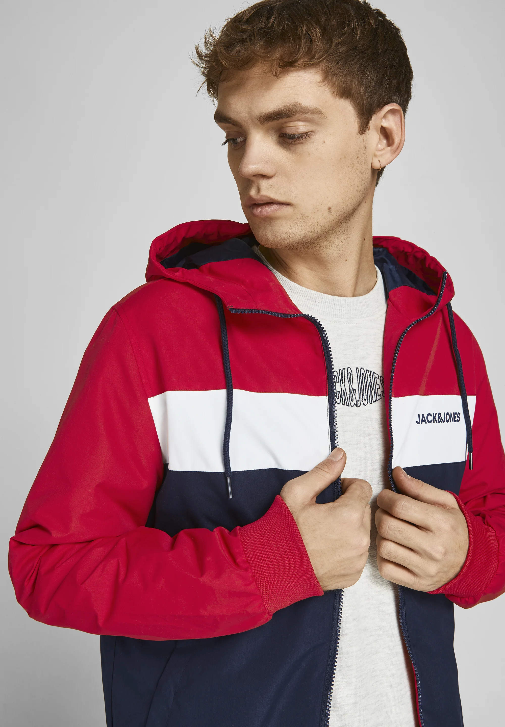 Jack & Jones JJERUSH BLOCKING HOOD - Chaqueta ligera
