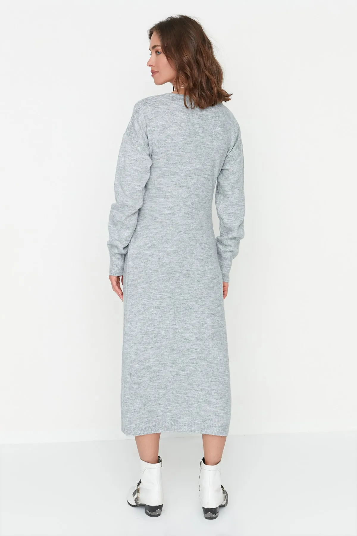 Trendyol Collection  Graues Maxi-Strickkleid mit zweireihigem Kragen und Bindeband TWOAW21EL0260