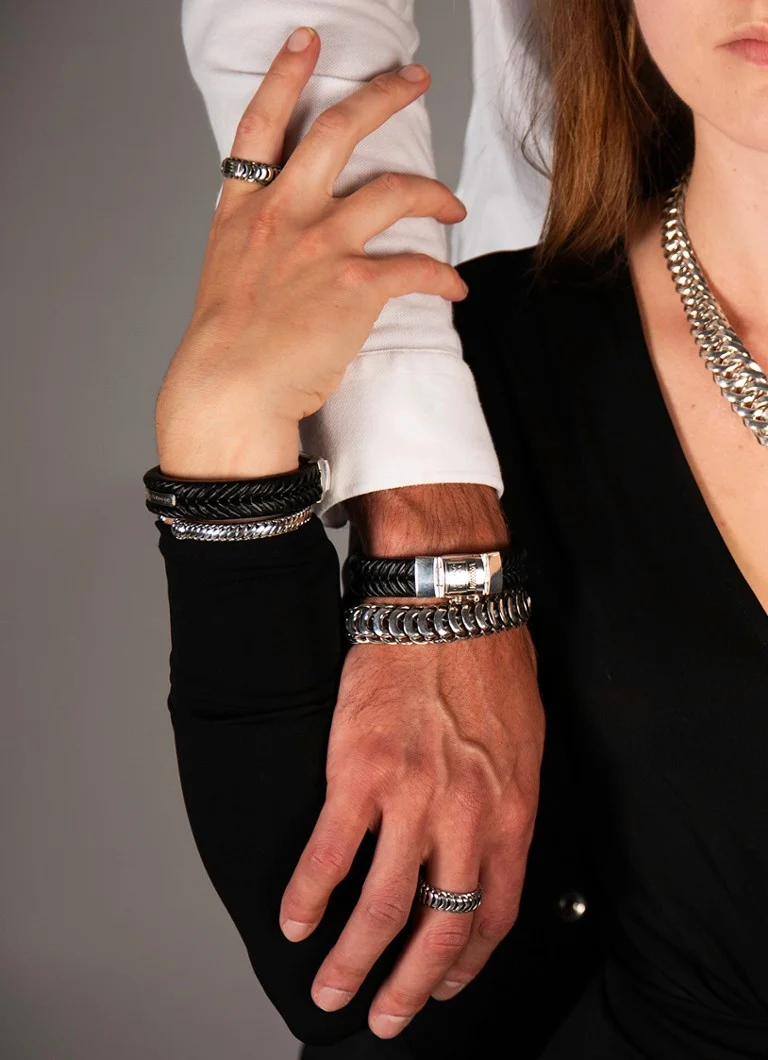 Buddha to Buddha  Ben Torque bangle van zilver