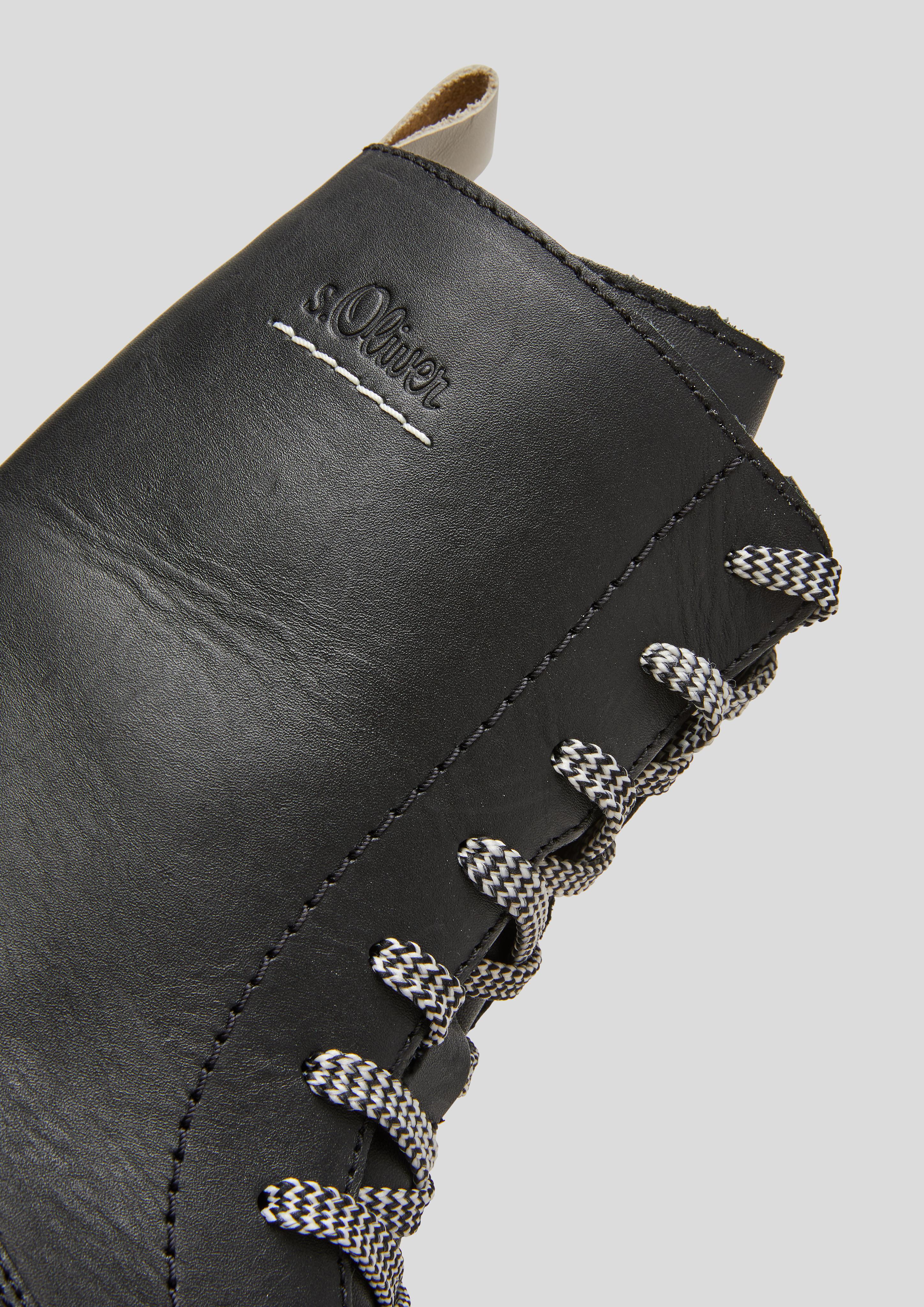 Fabricmix-Boots mit Kontrastdetails  101.107.101.25289-001