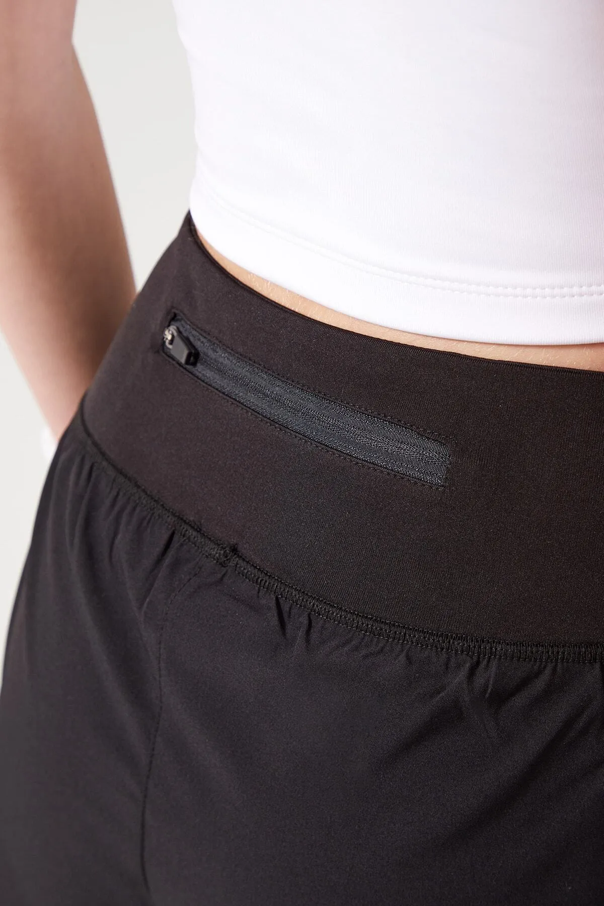 LOS OJOS  Schwarze 2-Lagen-Sportshorts für Damen – Strumpfhose mit Shorts 2in1
