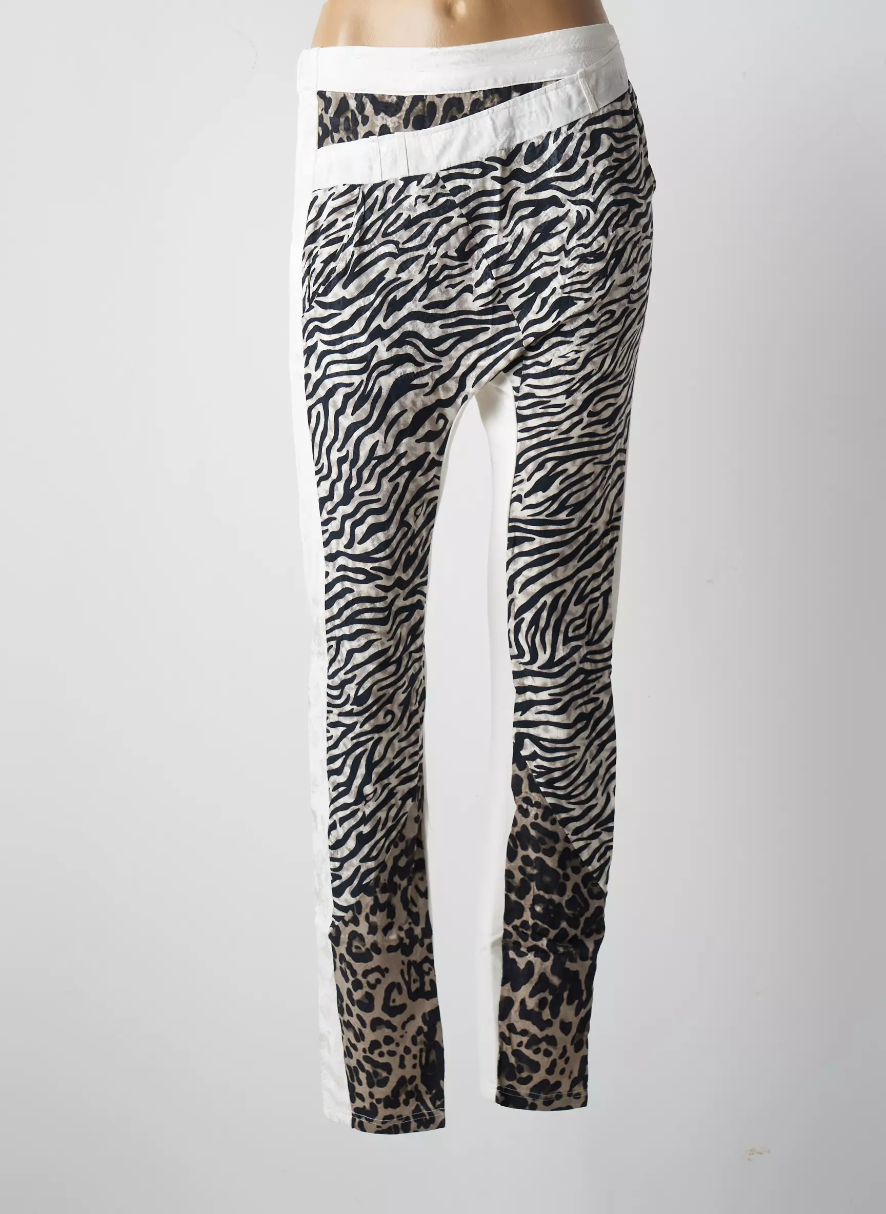 Nu Pantalons Slim Femme couleur beige