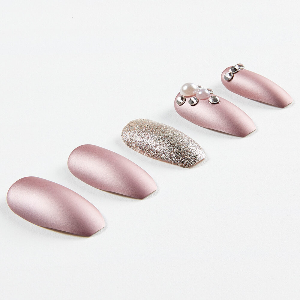 Ardell Nail Addict Metallic Lilac PearL Faux-ongles prêt à poser Ardell avec accessoires