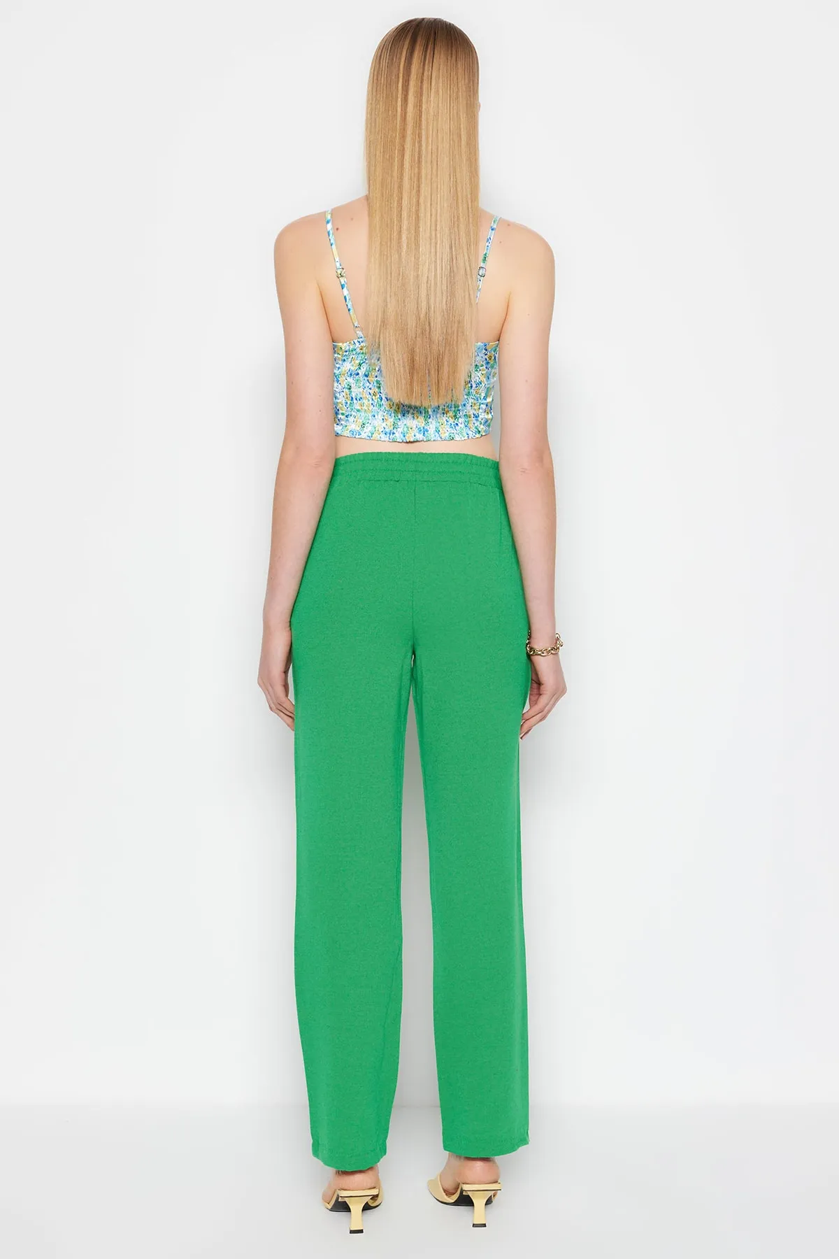 Trendyol Collection  Grüne gewebte Bindehose TWOSS23PL00032