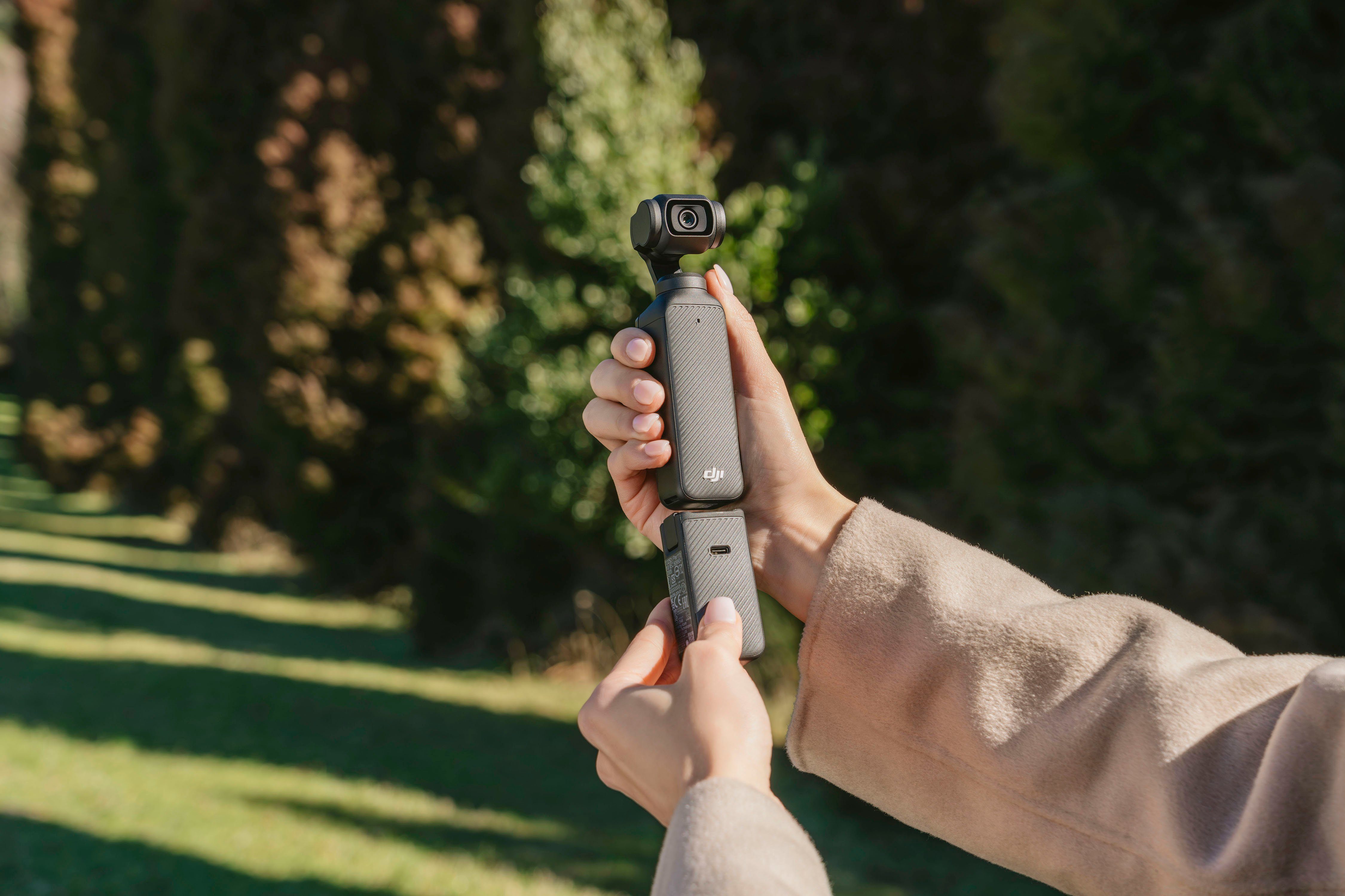 DJI Osmo Pocket 3 Camcorder (4K Ultra HD, Bluetooth)
