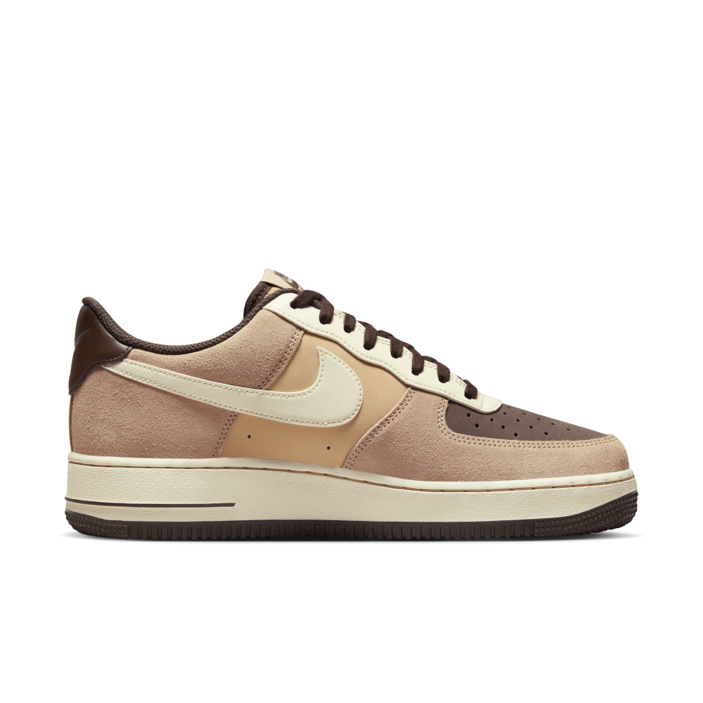 Nike Air Force 1 07 LV8 FB8878-200 / braun