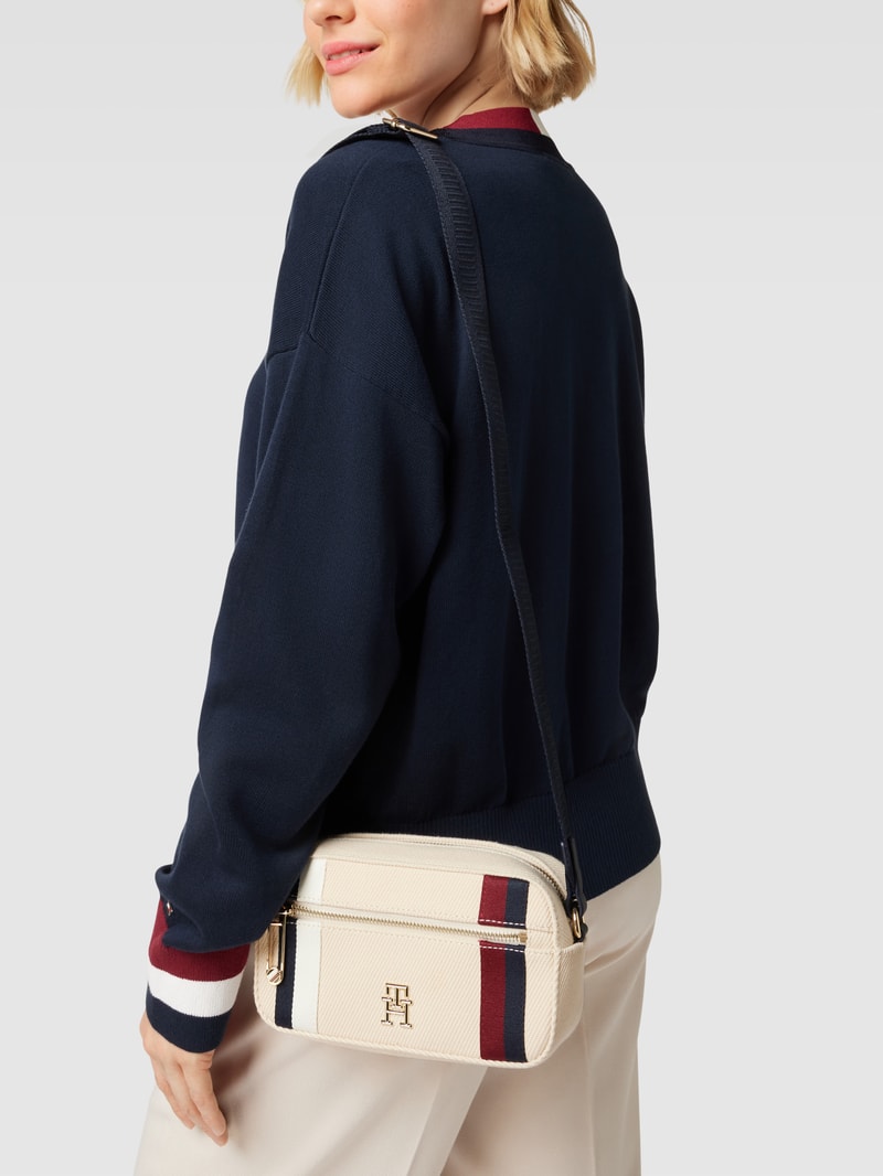 Umhängetasche mit Label-Details Modell 'ICONIC' in sand