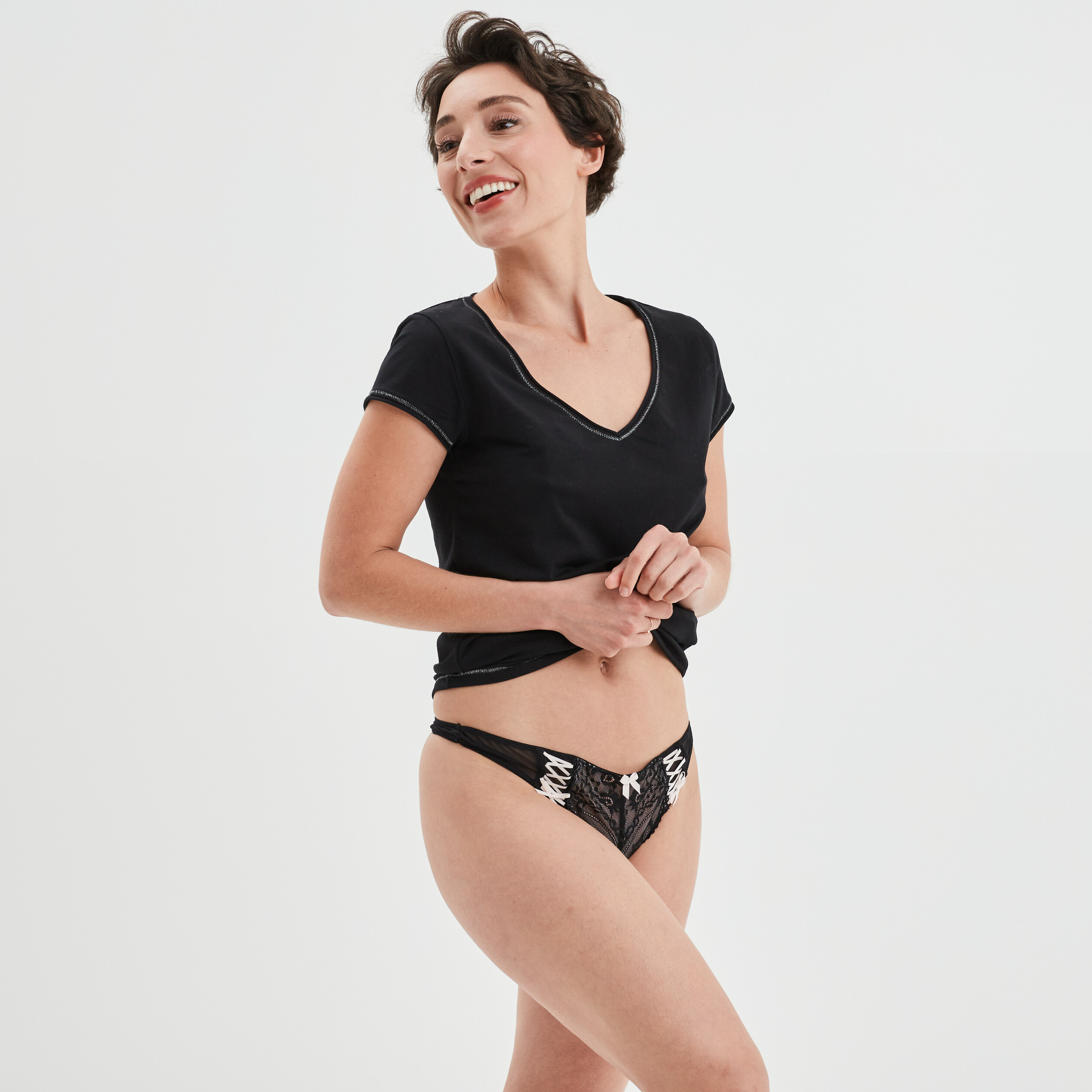 String en dentelle noir femme | La Halle
