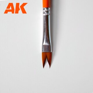 AK Whale Tail / Ribbon Weathering Synthetic Brush