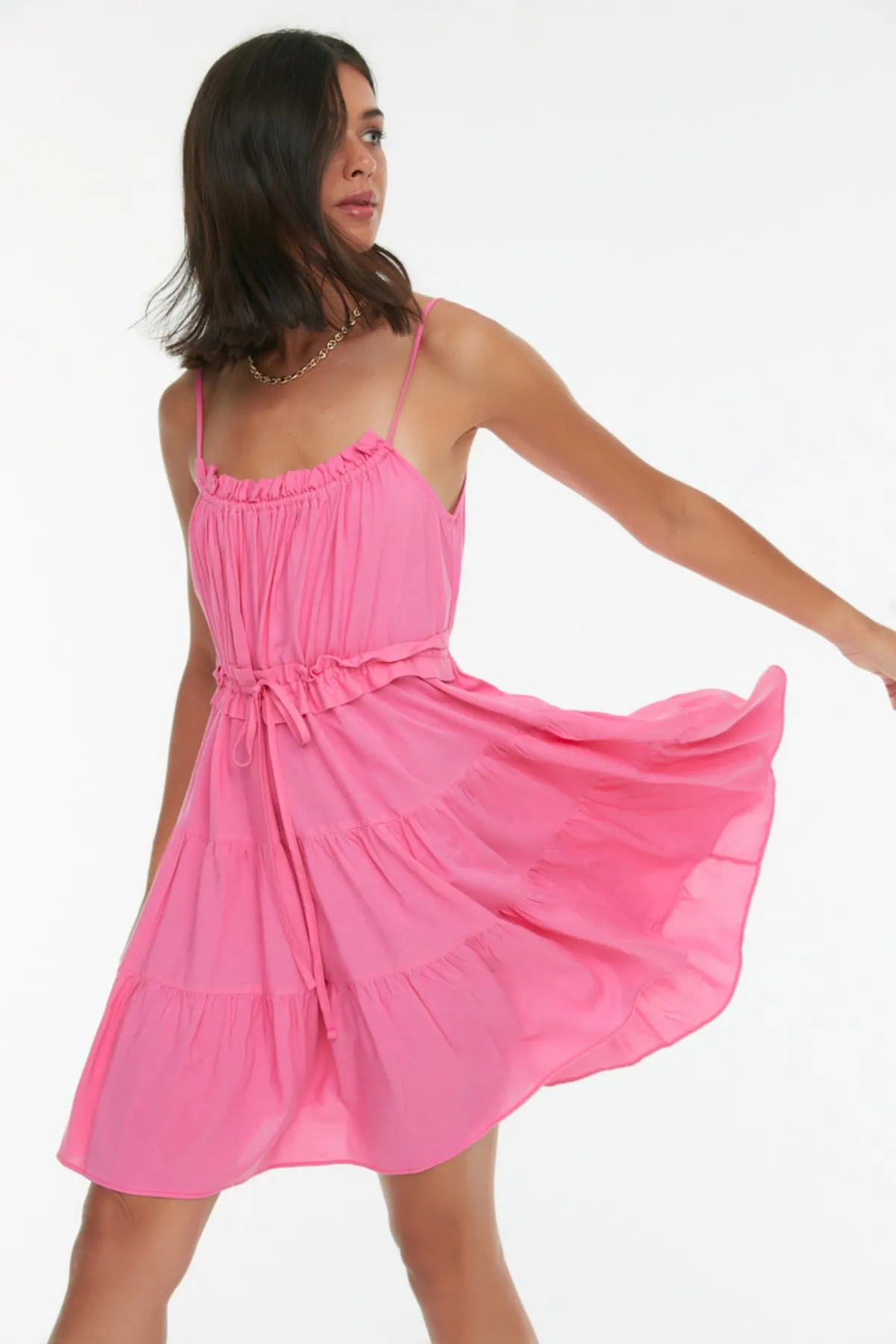 Trendyol Collection  Fuchsiafarbenes, gerafftes Mini-Webkleid TWOSS20EL2679