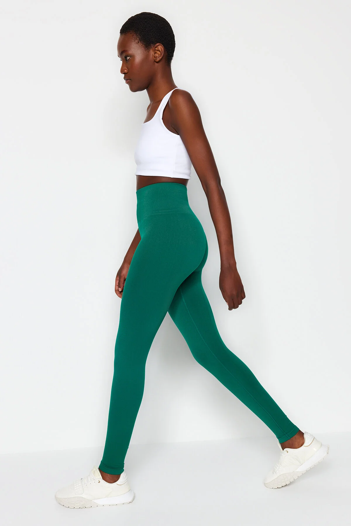 Trendyol Collection  Dunkelgrüne, nahtlos/nahtlos geraffte, gestrickte Sportstrumpfhose in voller Länge TWOAW23TY00027