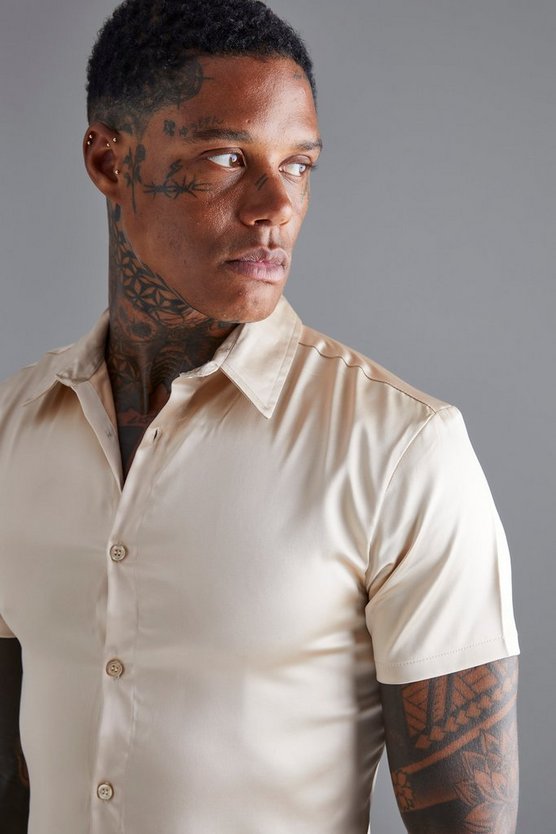 Kurzärmliges Muscle-Fit Hemd aus Satin