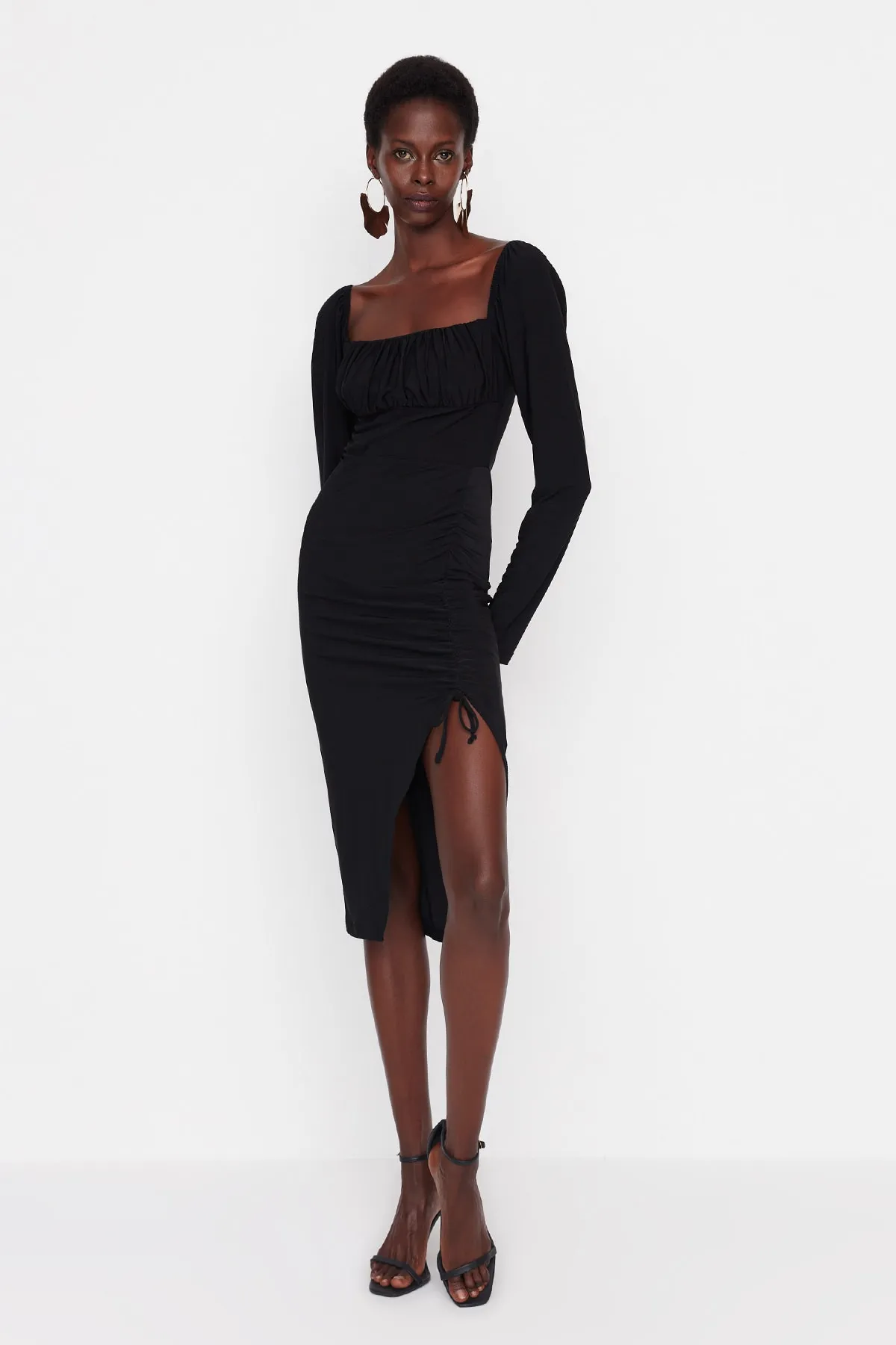 Trendyol Collection  Schwarzes, detailliertes, gestricktes, elegantes Abendkleid TPRAW23EL00236
