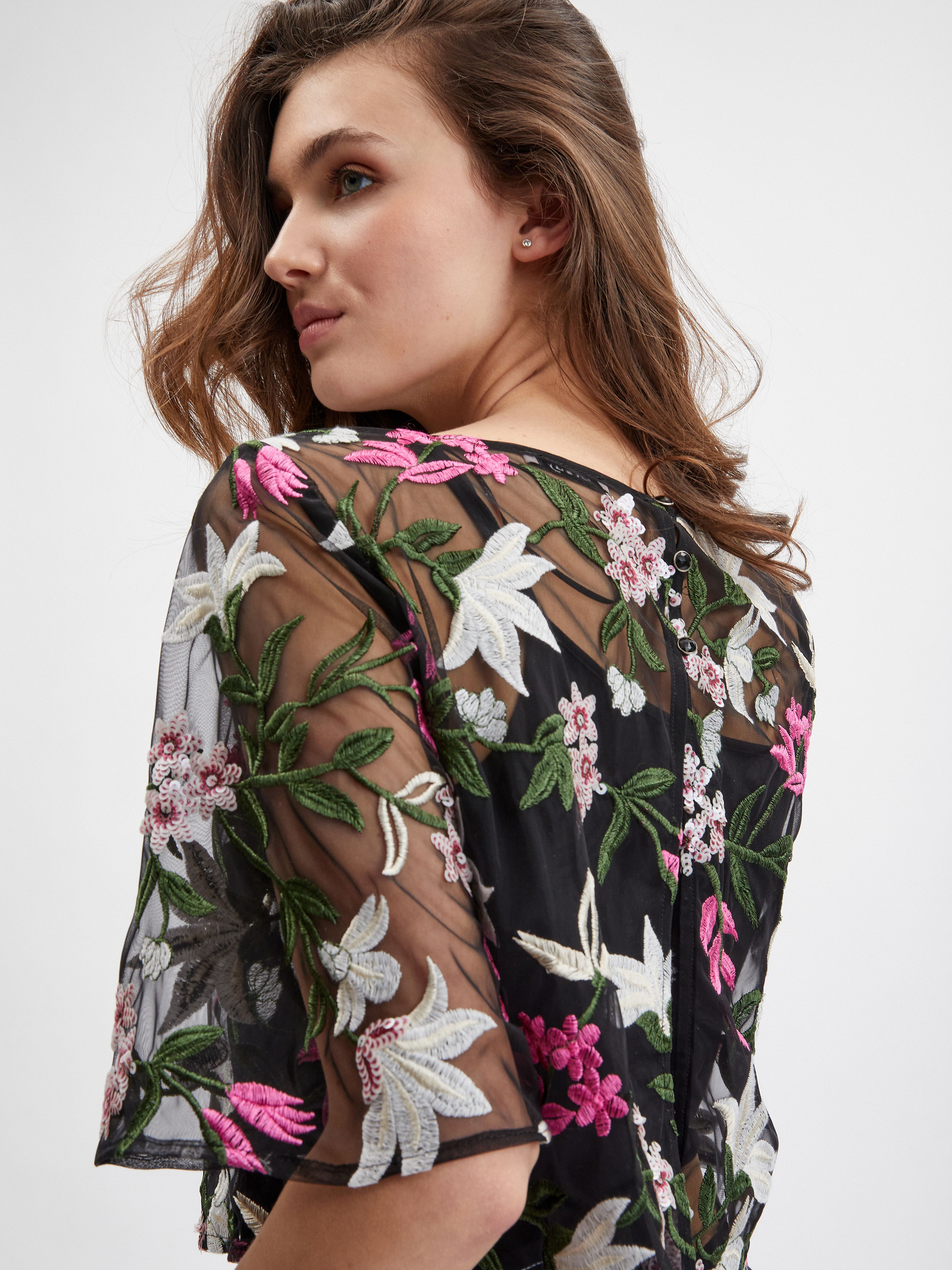 Schwarze Damenbluse mit Blumenmuster ORSAY