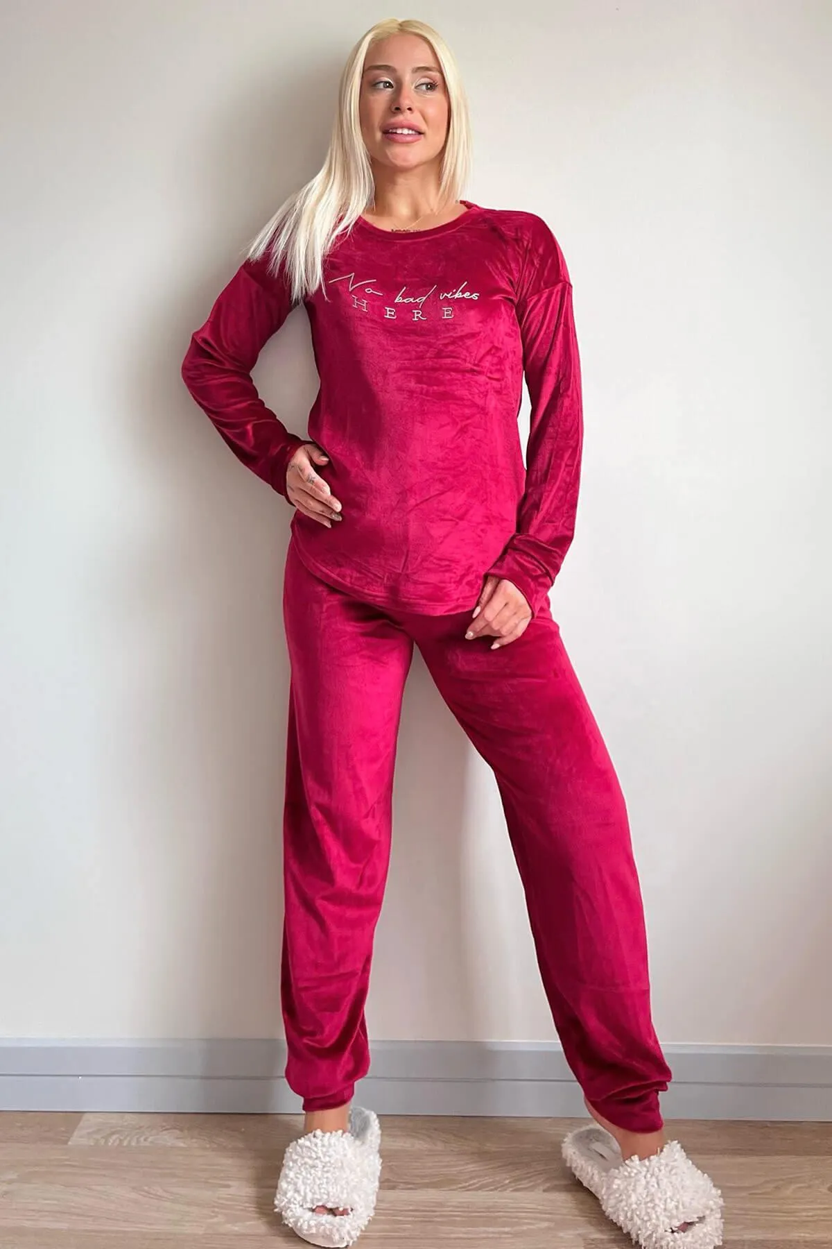 Pijamaevi  Burgundy Vibes gemustertes exklusives Samt-Pyjama-Set für Damen
