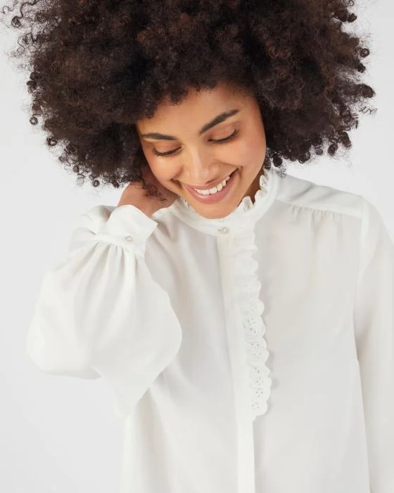 Chemisier esprit jabot brodé