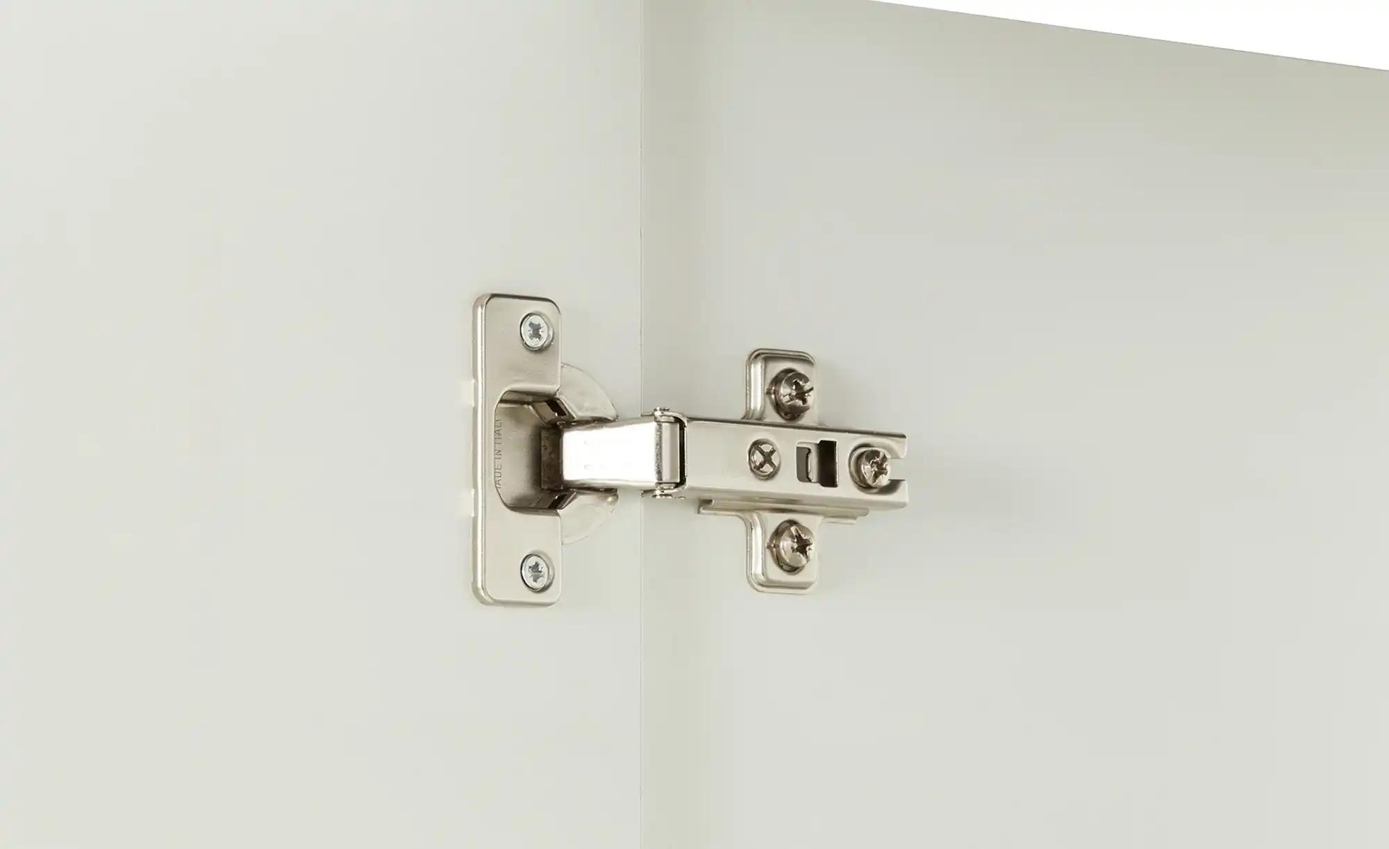 Garderobenschrank