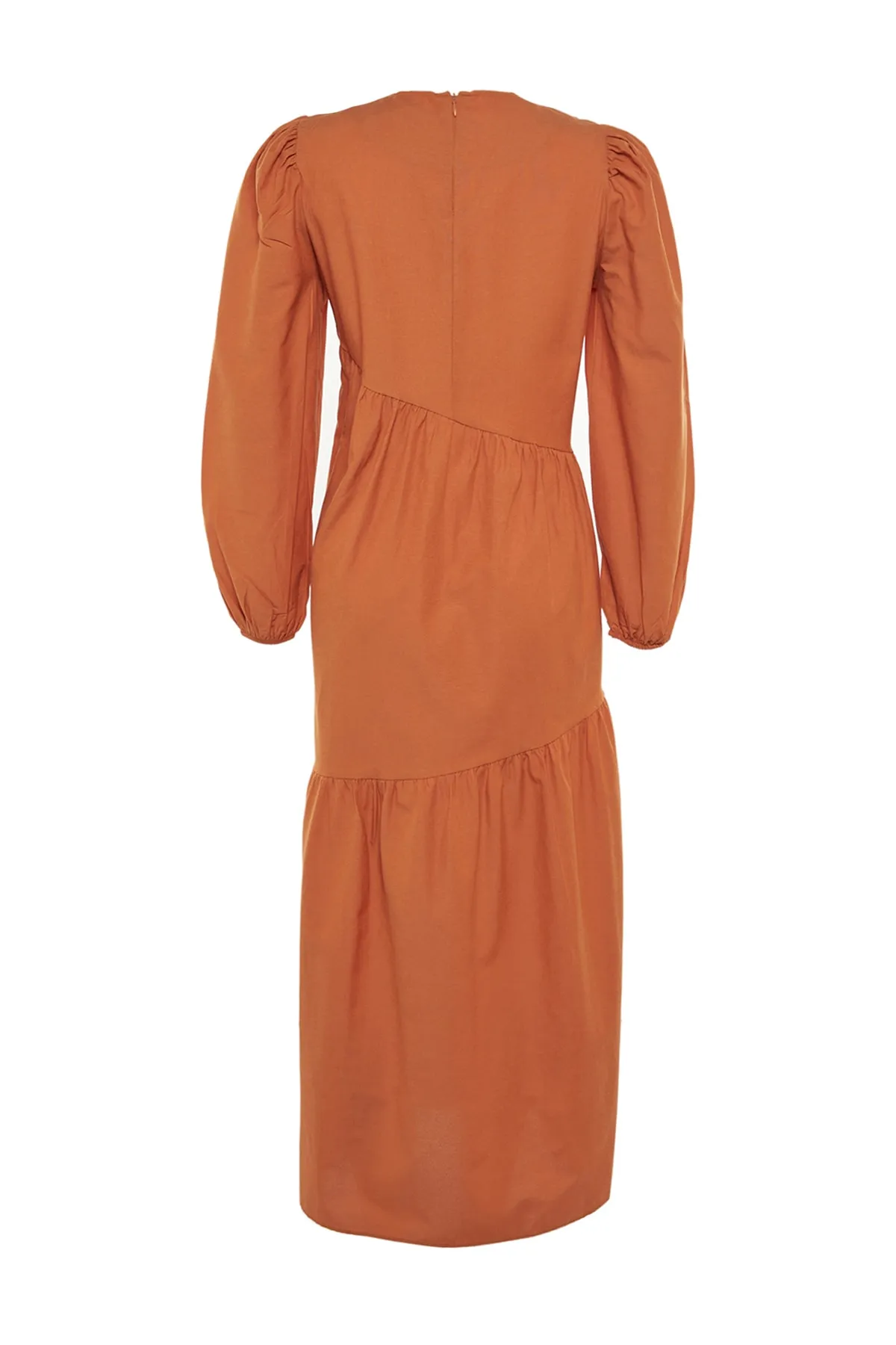Trendyol Modest  Gewebtes Kleid aus Baumwolle mit weiter Passform und Raffung in Zimtfarbe TCTSS21EL3470