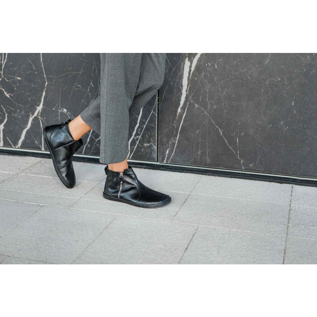 Shapen Ivy Black Barfußstiefeletten