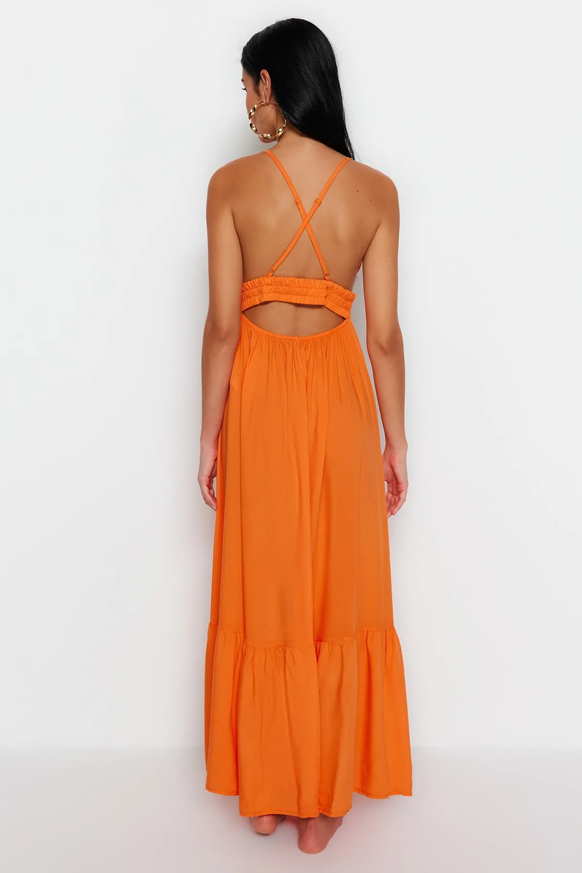 Trendyol Collection  Orangefarbenes, gewebtes, rückenfreies Maxi-Strandkleid TBESS23EL00244