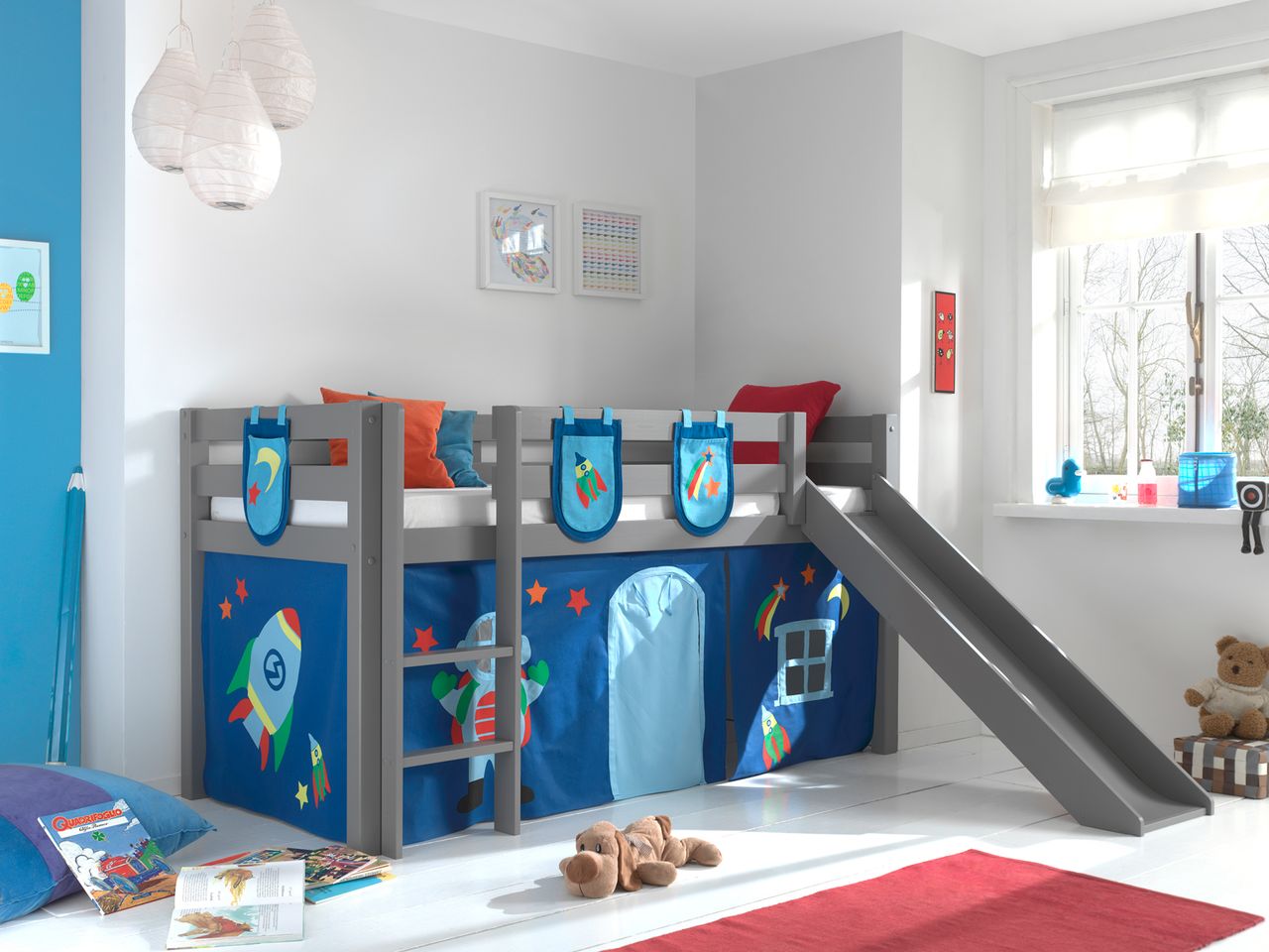 VIPACK Spielbett Pino inkl. Rutsche mit Textilset Vorhang und 3 Taschen 