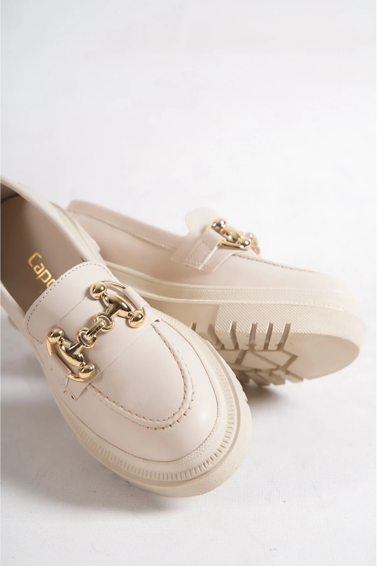 Capone Outfitters  Damen-Loafer mit ovaler Zehenpartie und Metallschnalle mit Trak-Sohle