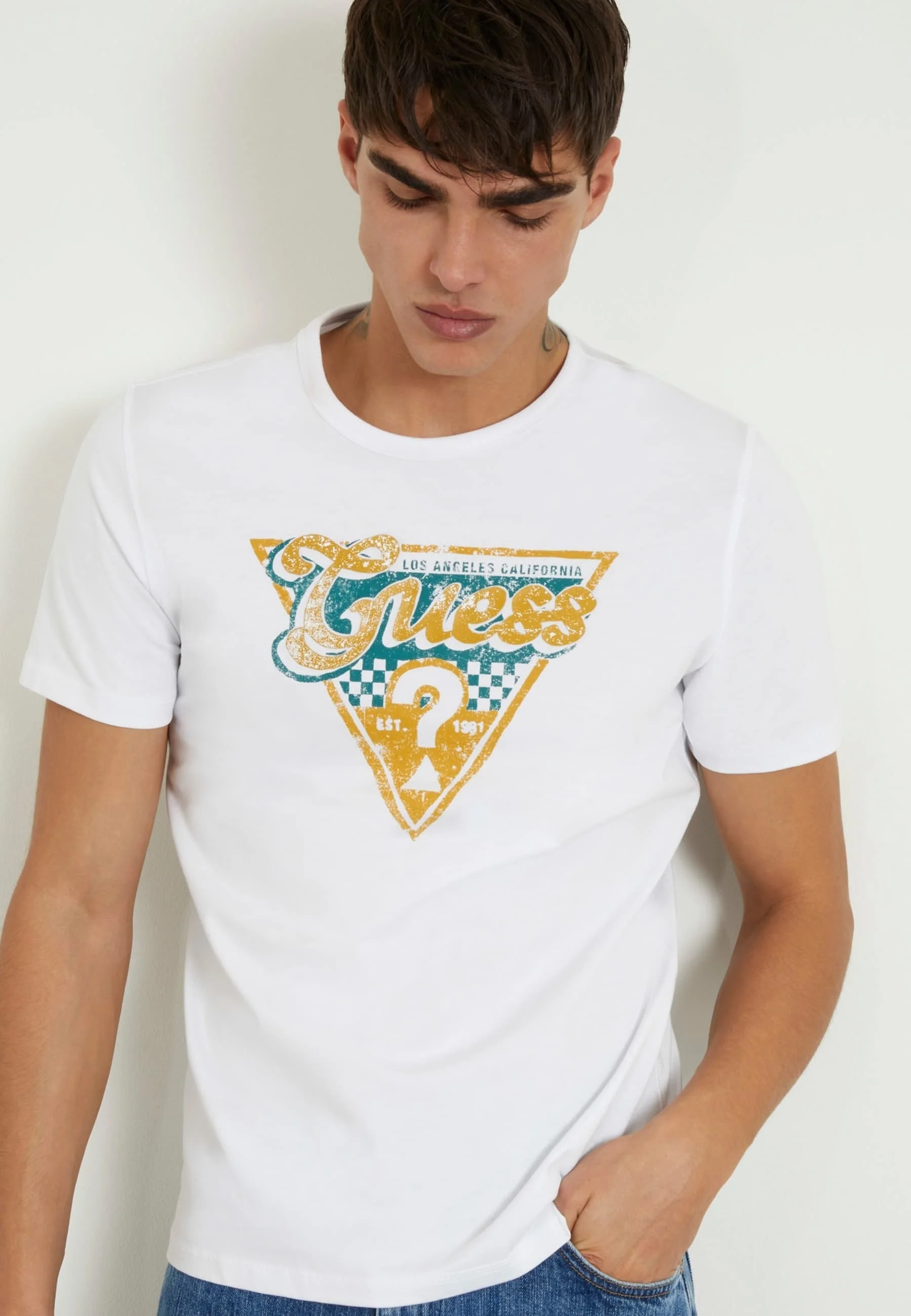 Guess MIT LOGODREIECK - Camiseta con estampado
