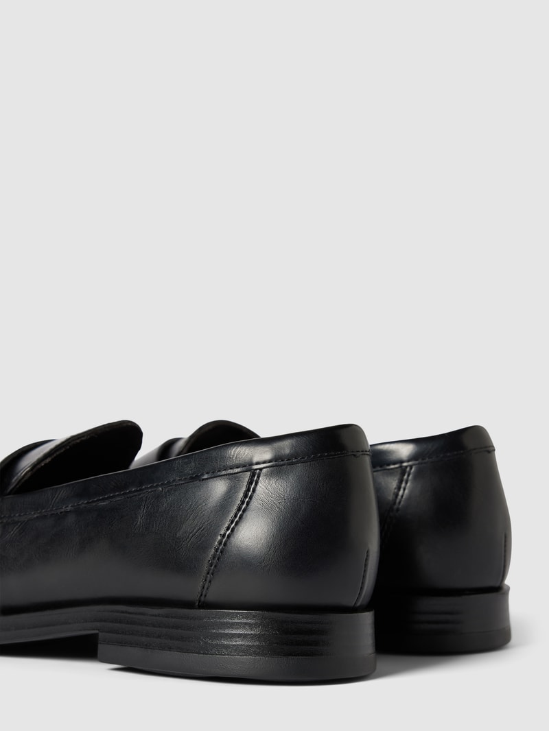 Loafer mit Schaftbrücke in schwarz