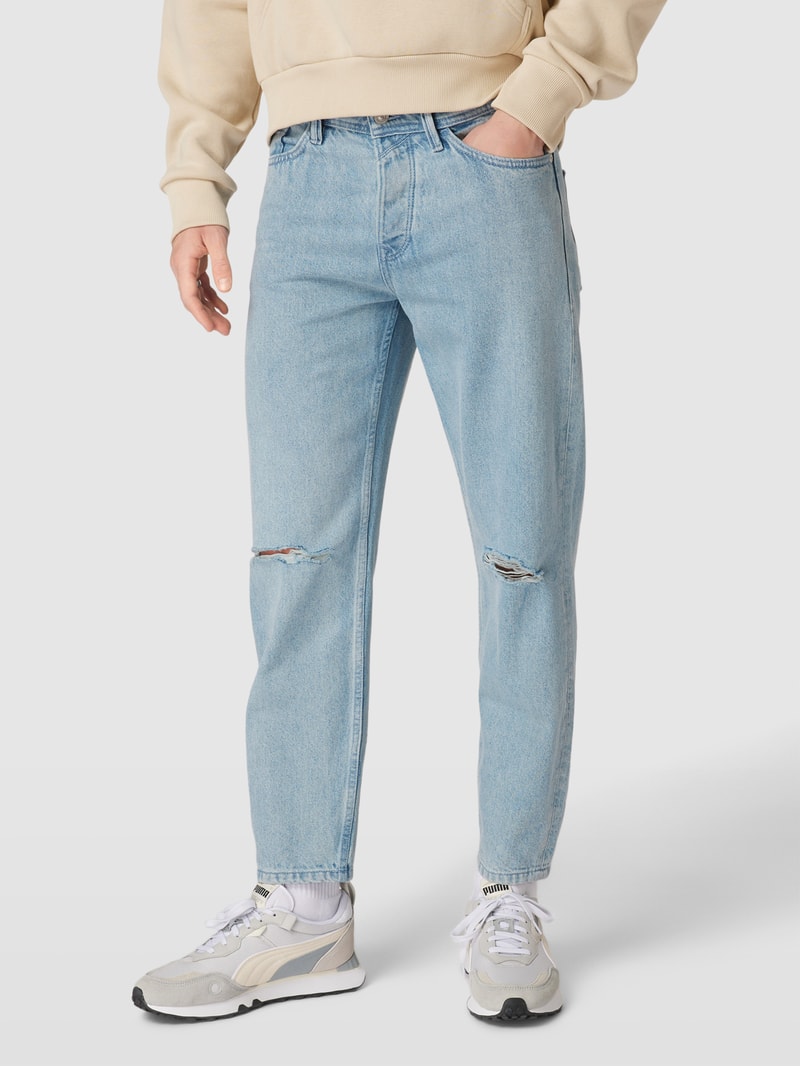 Jeans mit Label-Patch in eisblau