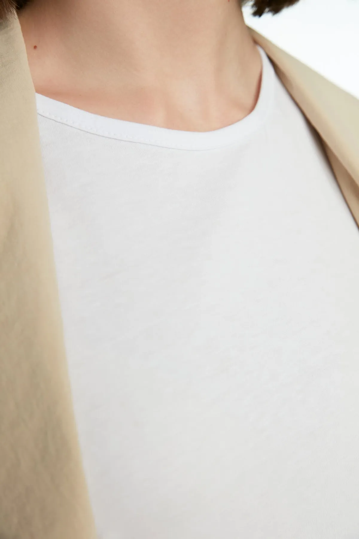 Trendyol Modest  Weißes ärmelloses Kleid mit Futter und Unterwäsche TCTSS21UK0034