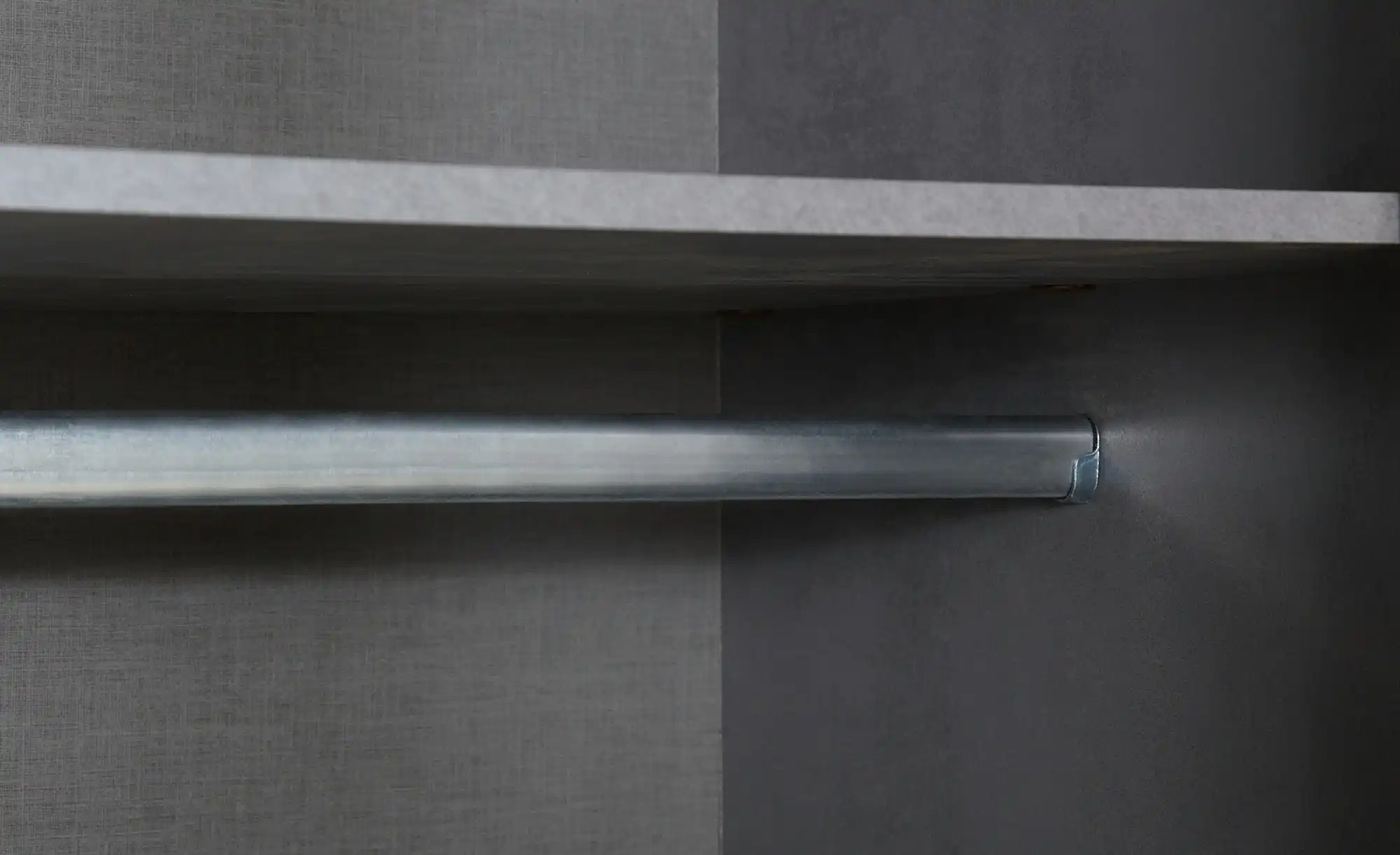 Kleiderschrank