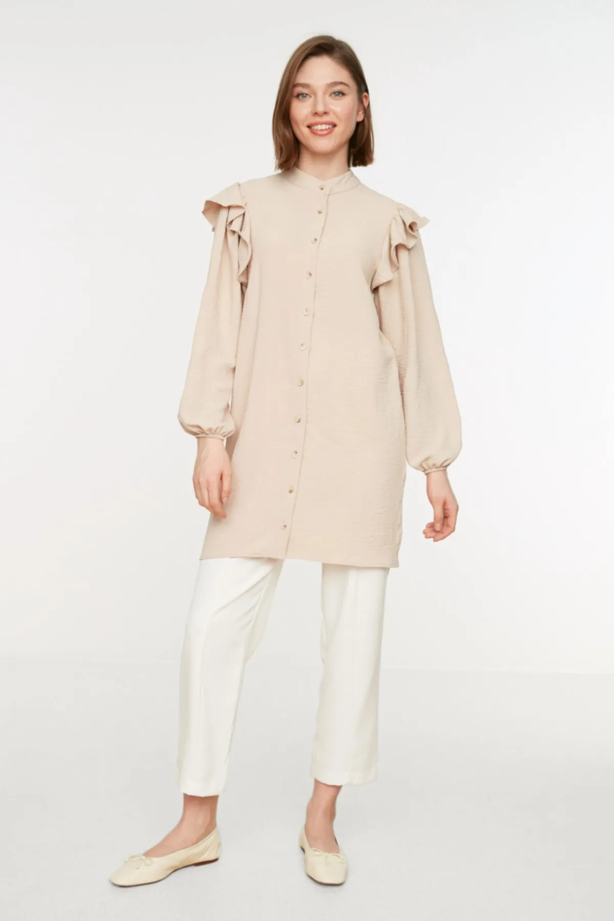 Trendyol Modest  Stone Judge – Gewebtes Hemd mit Kragen und Rüschendetail TCTSS22GO0107