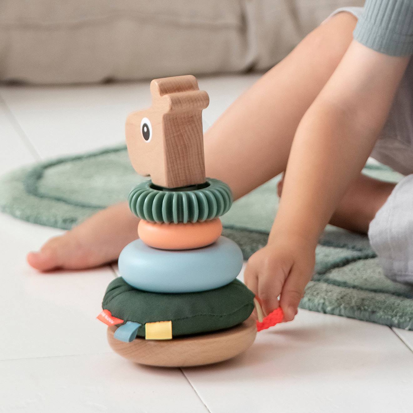 Done by deer Baby Stapelturm RAFFI DONE BY DEER - mehrfarbig