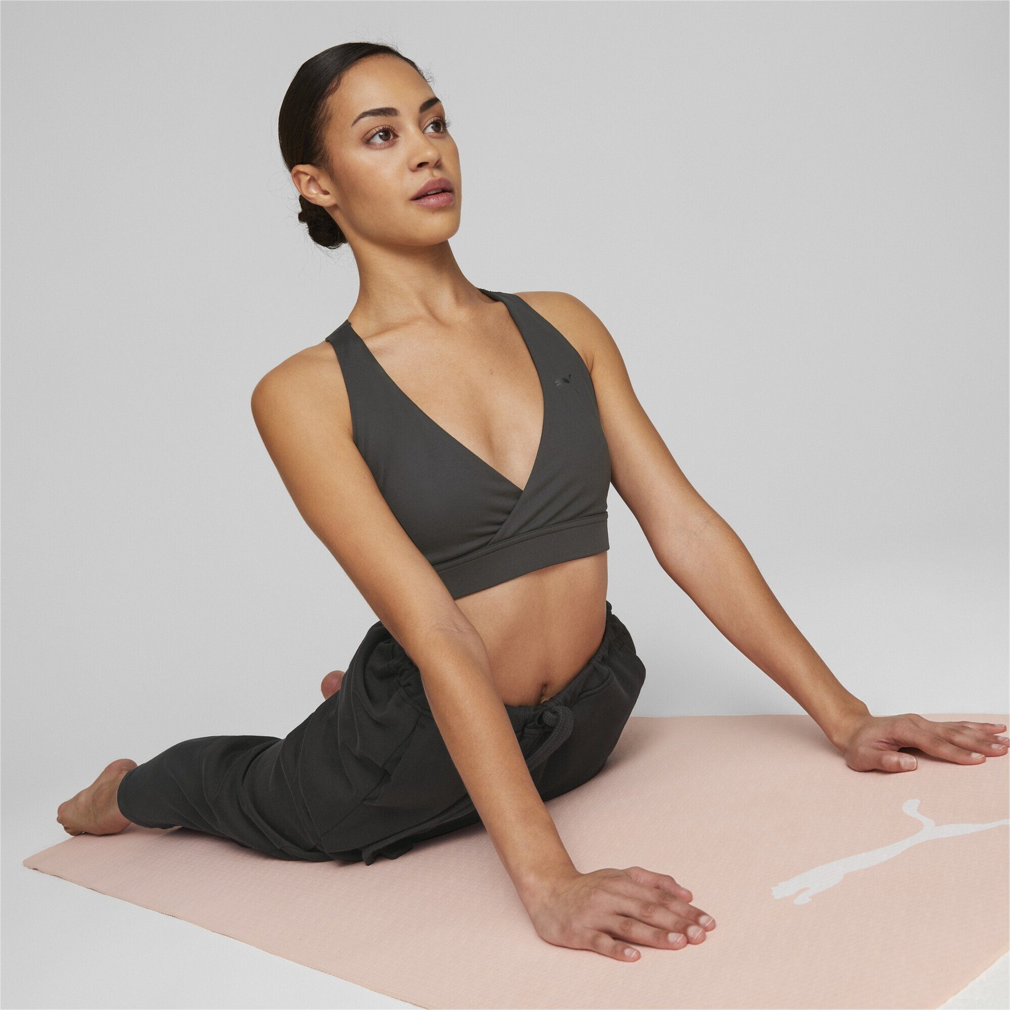 PUMA Sport-BH Yogini Mid Support Crossover Trainings-BH Damen
