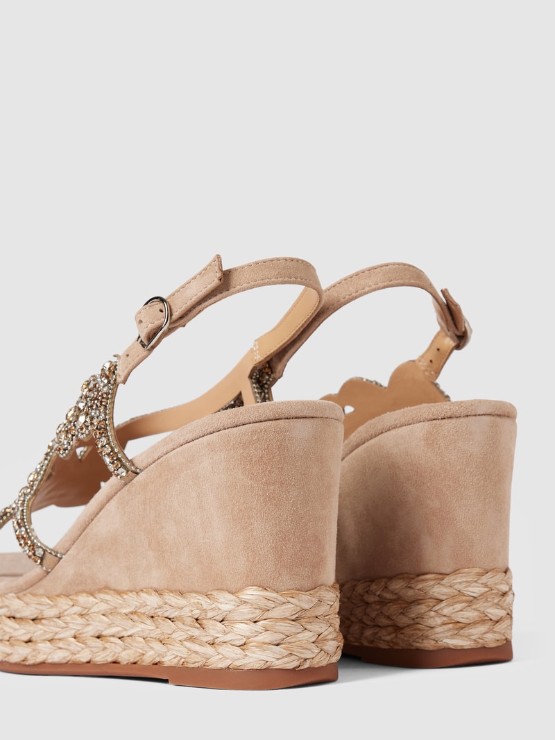 Wedges mit Ziersteinbesatz in beige